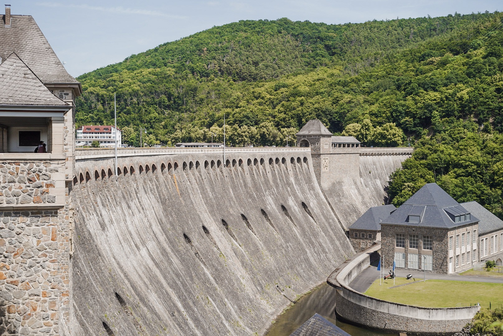 Featured image for “Vollsperrung der Sperrmauer wegen Dachsanierungen ab dem 4. August 2025”