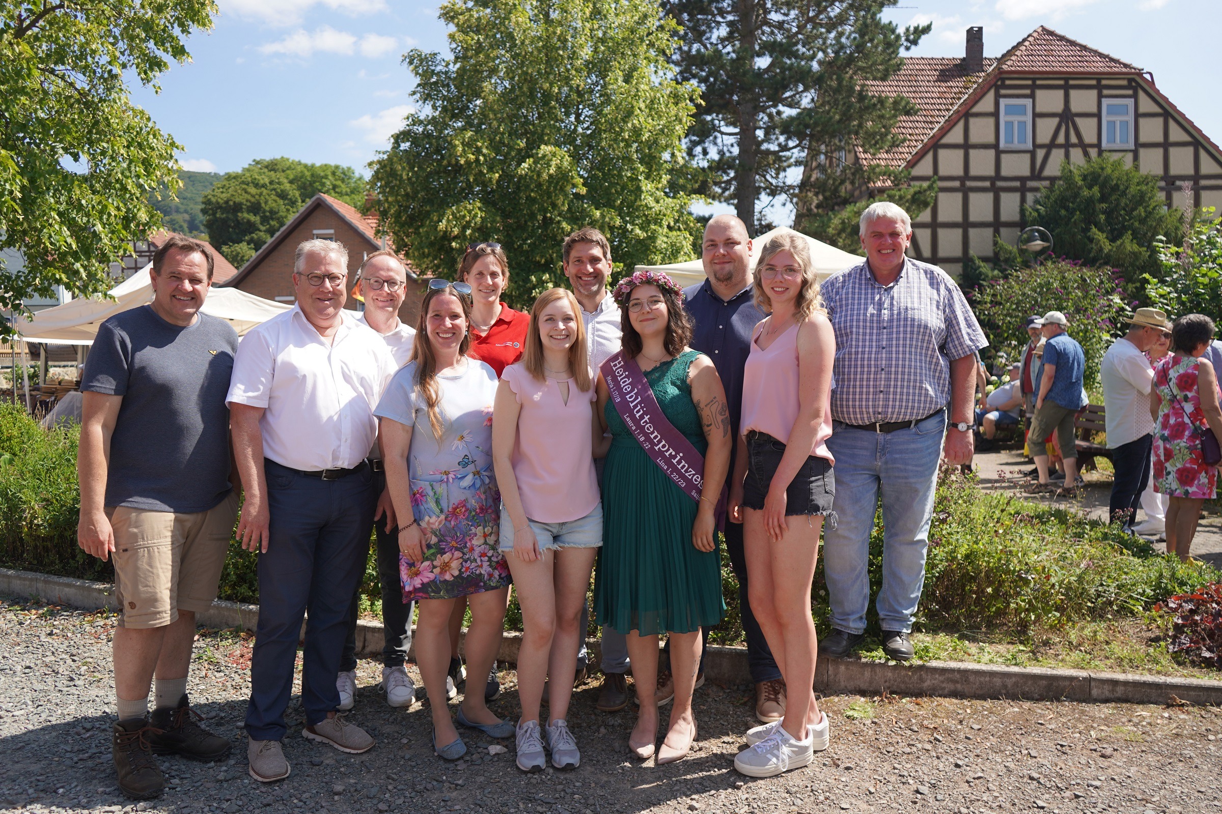 Featured image for “Saija I. eröffnet neue Heide-Route während des 20. Heideblütenfests Neuer Rundweg verbindet Heide und Magerrasen der Kulturlandschaft mit Wildnis des Nationalparks”
