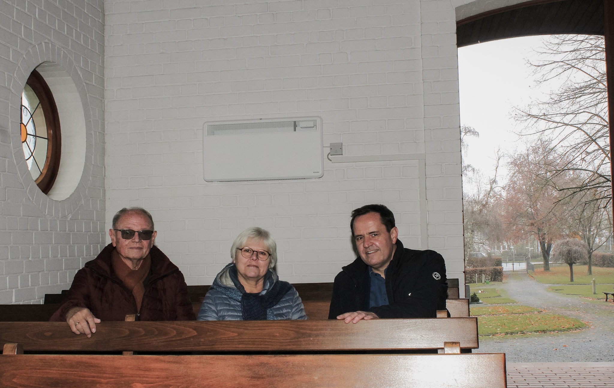 Featured image for “Neue Elektroheizung für die Giflitzer Friedhofskapelle übergeben”