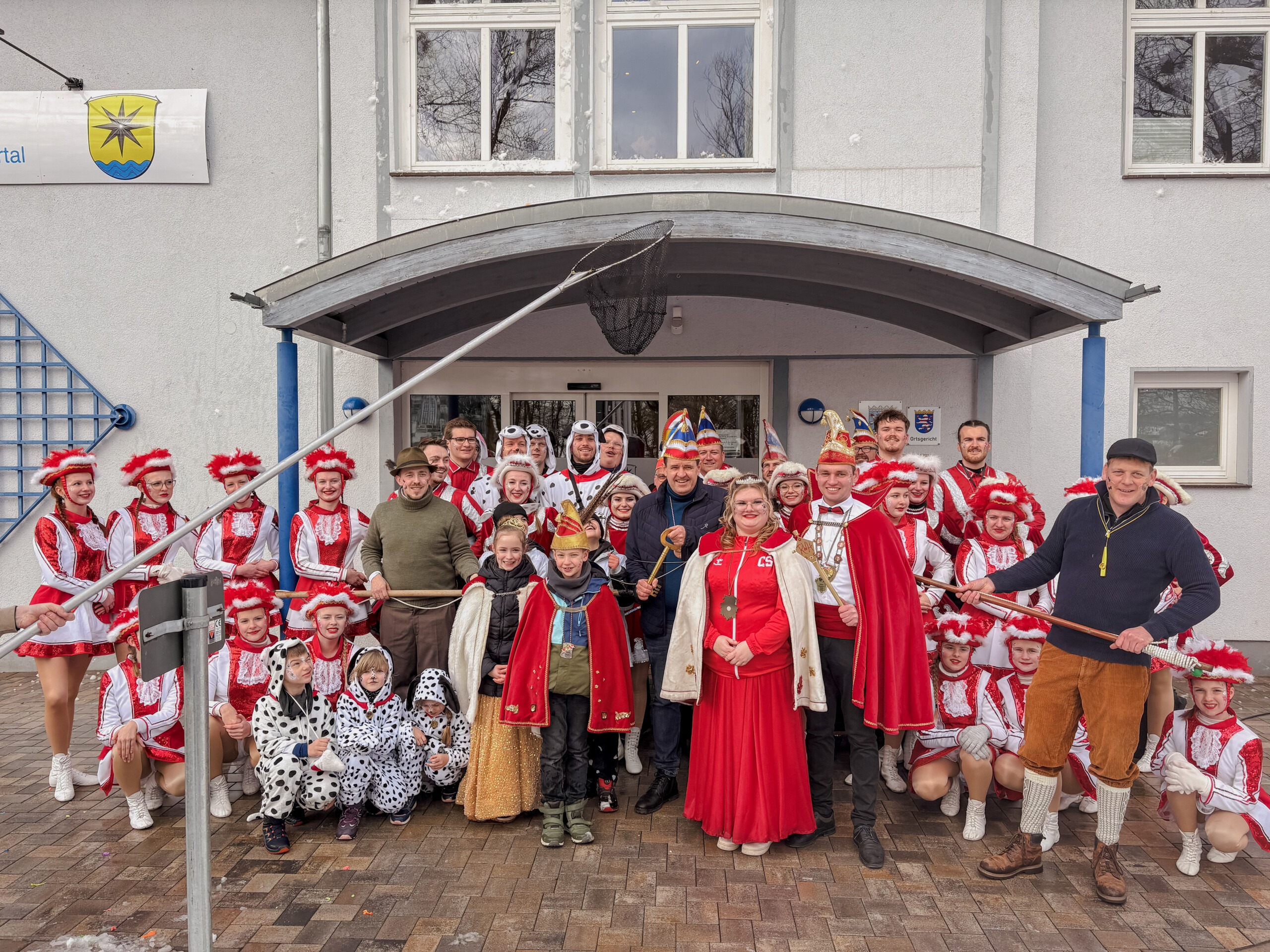 Featured image for “„Hemfurth Helau“: Narren übernehmen das Rathaus in Edertal 🎉”