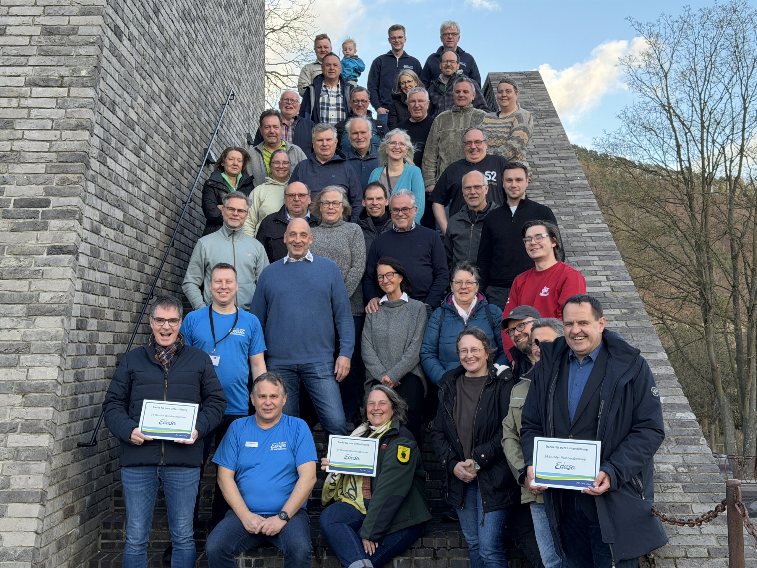 Featured image for “Ehrenamtliche im Mittelpunkt: Dankeschön für das 24-Stunden Wanderabenteuer Edersee”